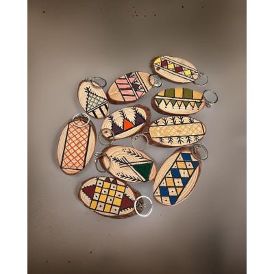 ميدالية مفاتيح بنقوش القط العسيري